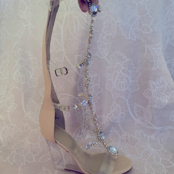 10 wedges with gems all over knee height - Picture 1 of 3